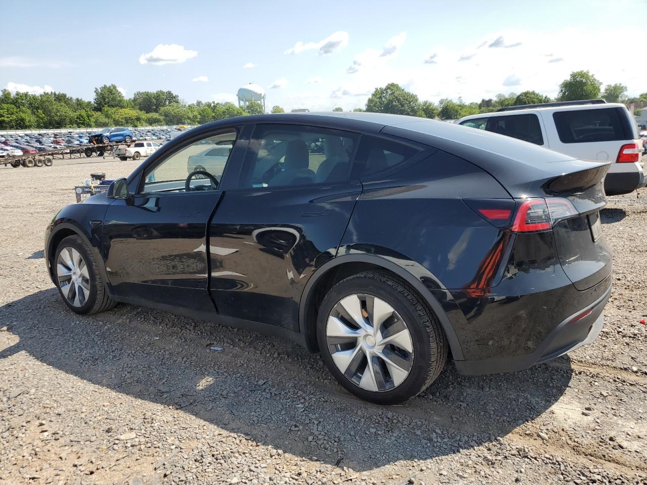 Tesla Model Y Image 2