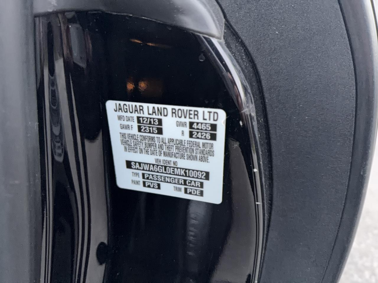 Jaguar F-TYPE V8 S Image 11