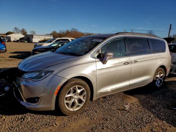  Salvage Chrysler Pacifica