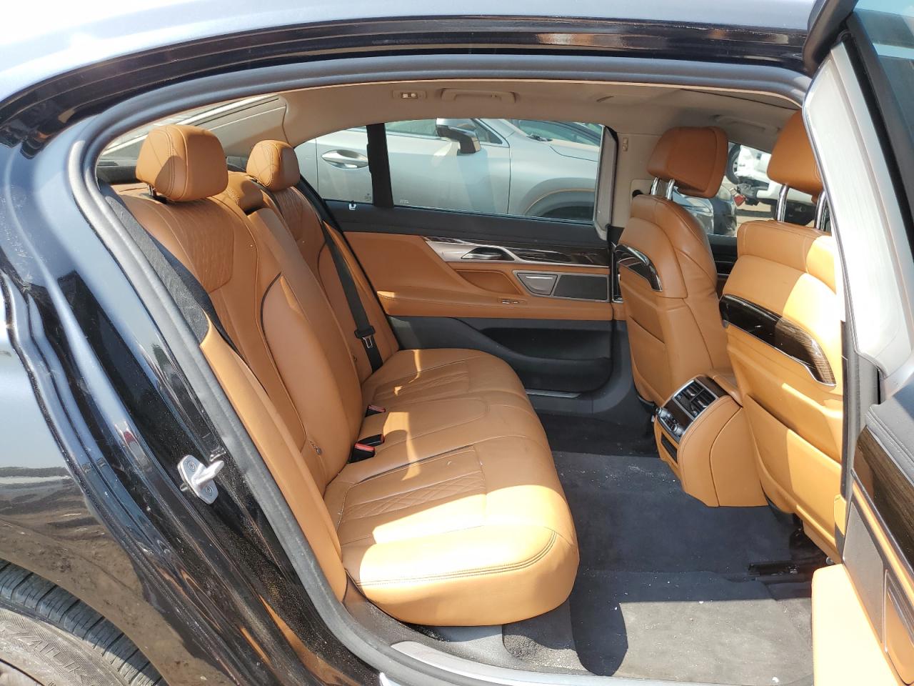 BMW 7 Series Image 9