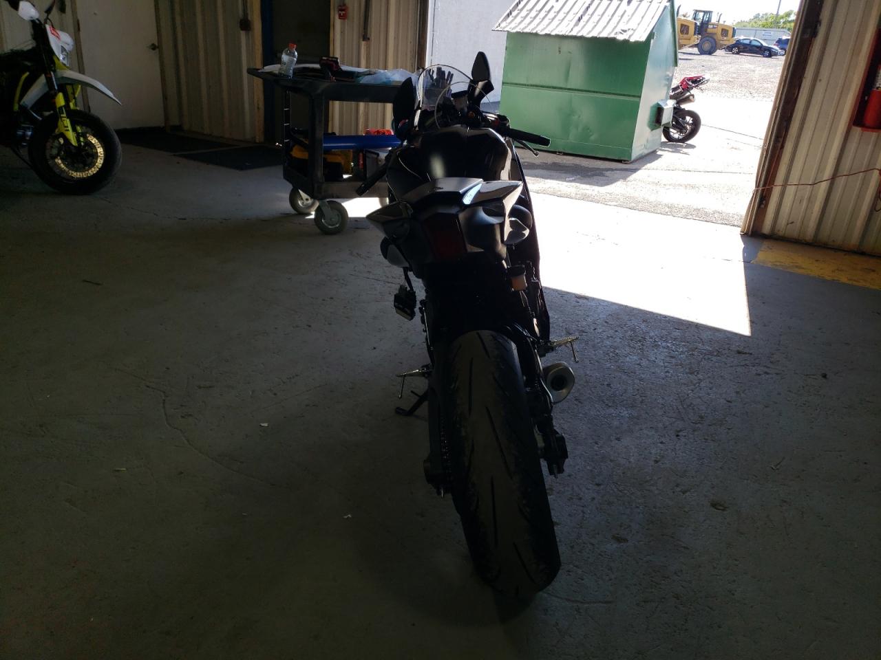 Yamaha Yzfr7 Image 4