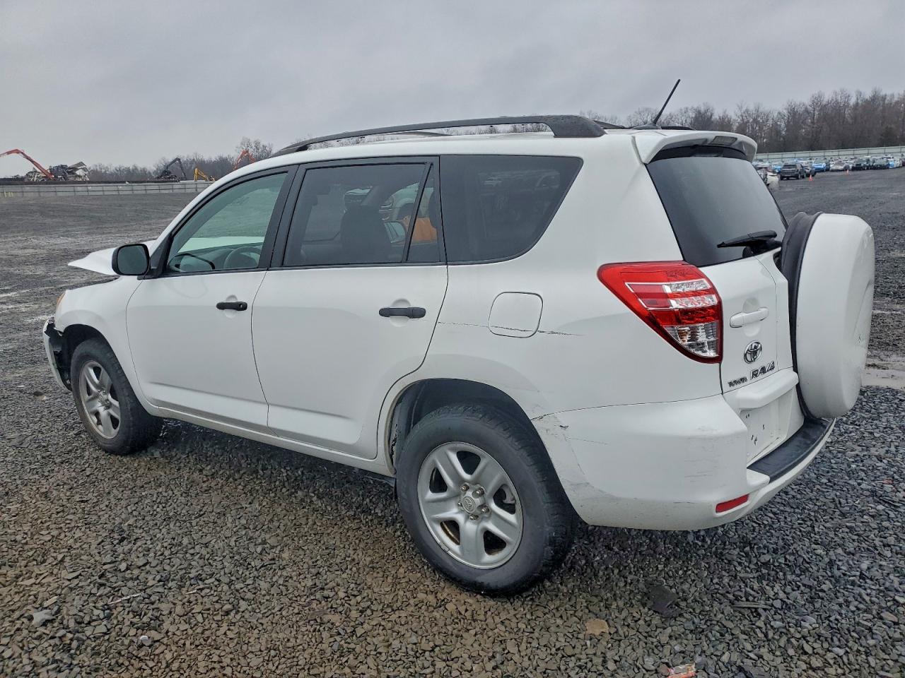 Toyota RAV4 Image 12
