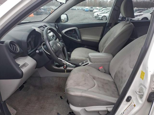 Toyota RAV4 Image 10