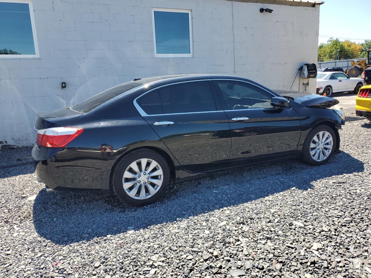 Honda Accord Touring Image 2