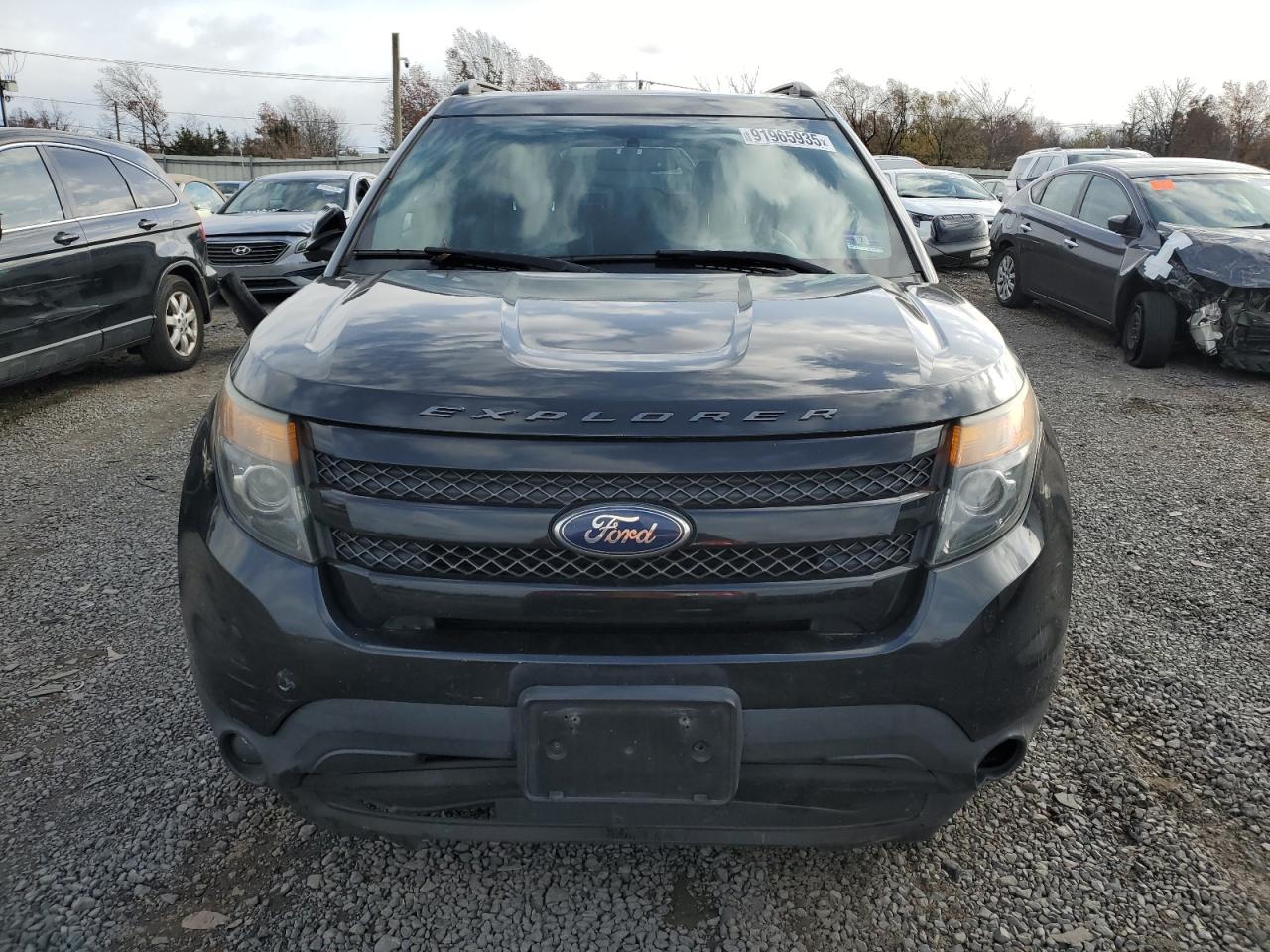 Ford Explorer Sport Image 4
