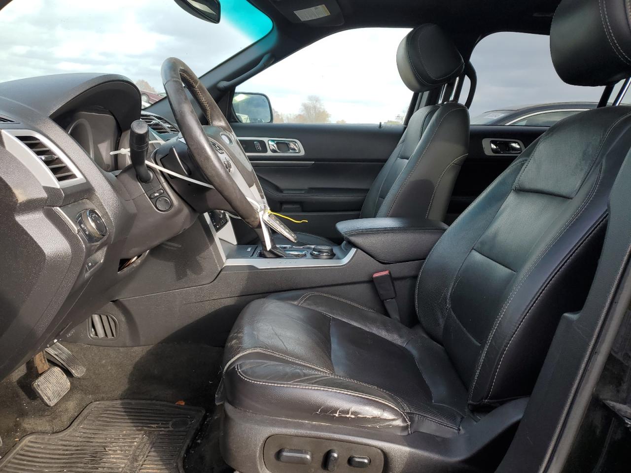 Ford Explorer Sport Image 9