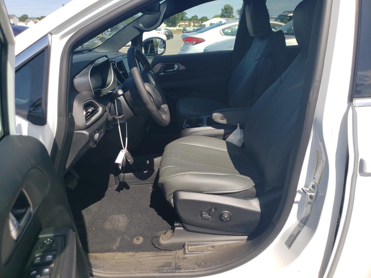 Chrysler Minivan Lx Image 9