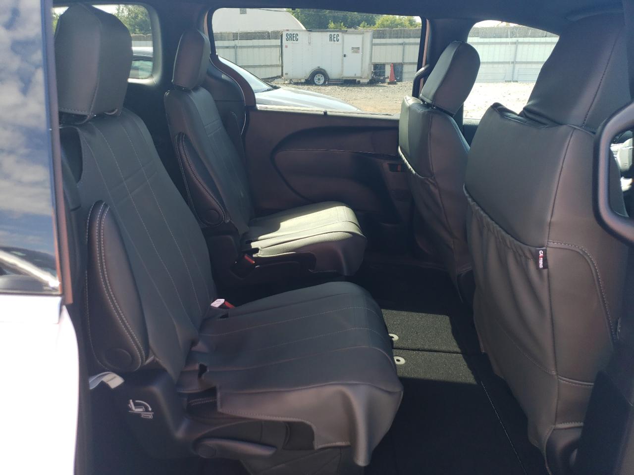 Chrysler Minivan Lx Image 11