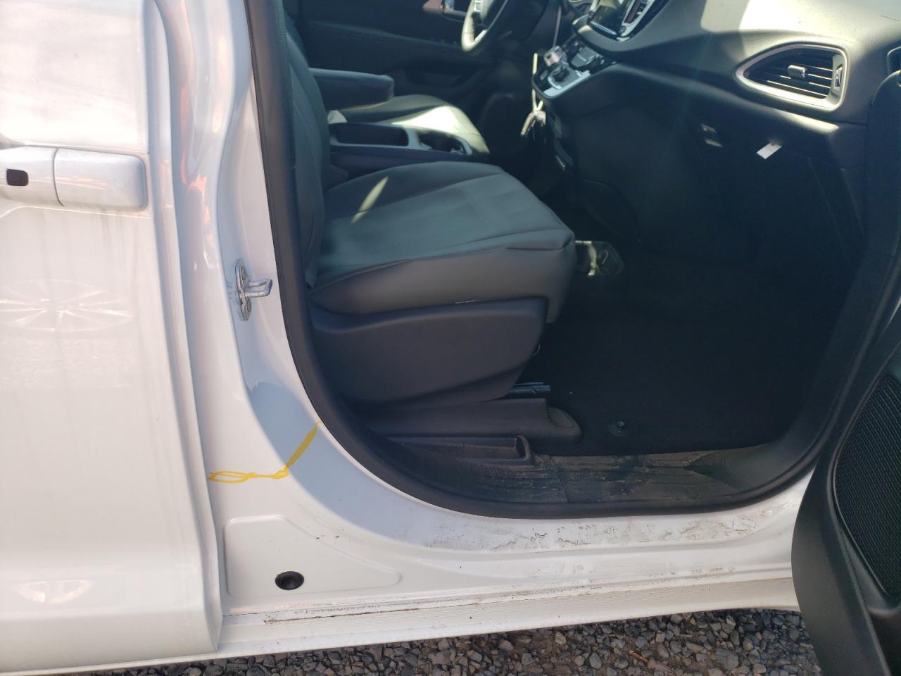 Chrysler Minivan Lx Image 13