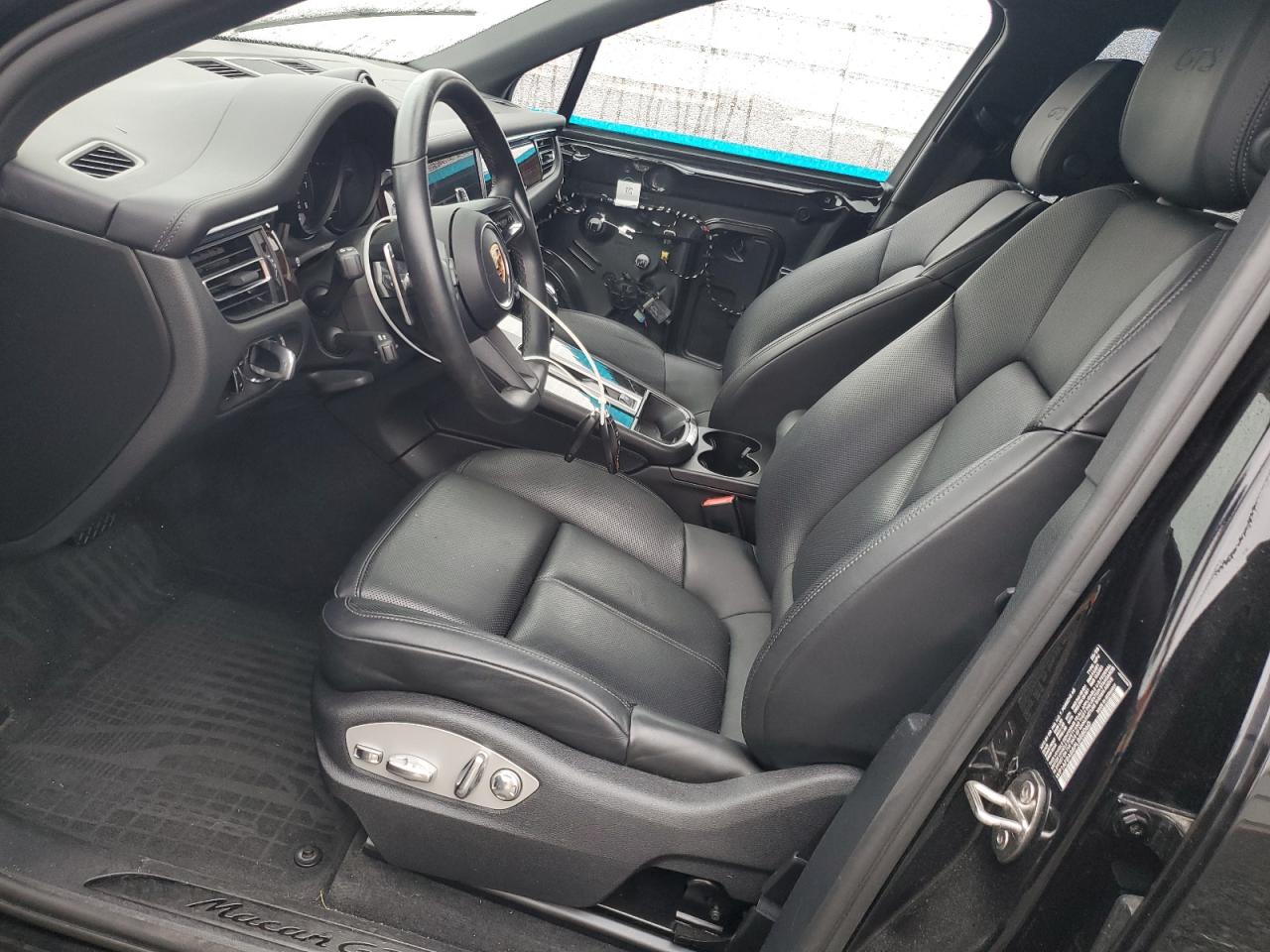 Porsche Macan Gts Image 8