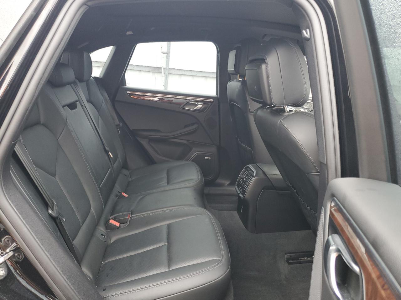 Porsche Macan Gts Image 12