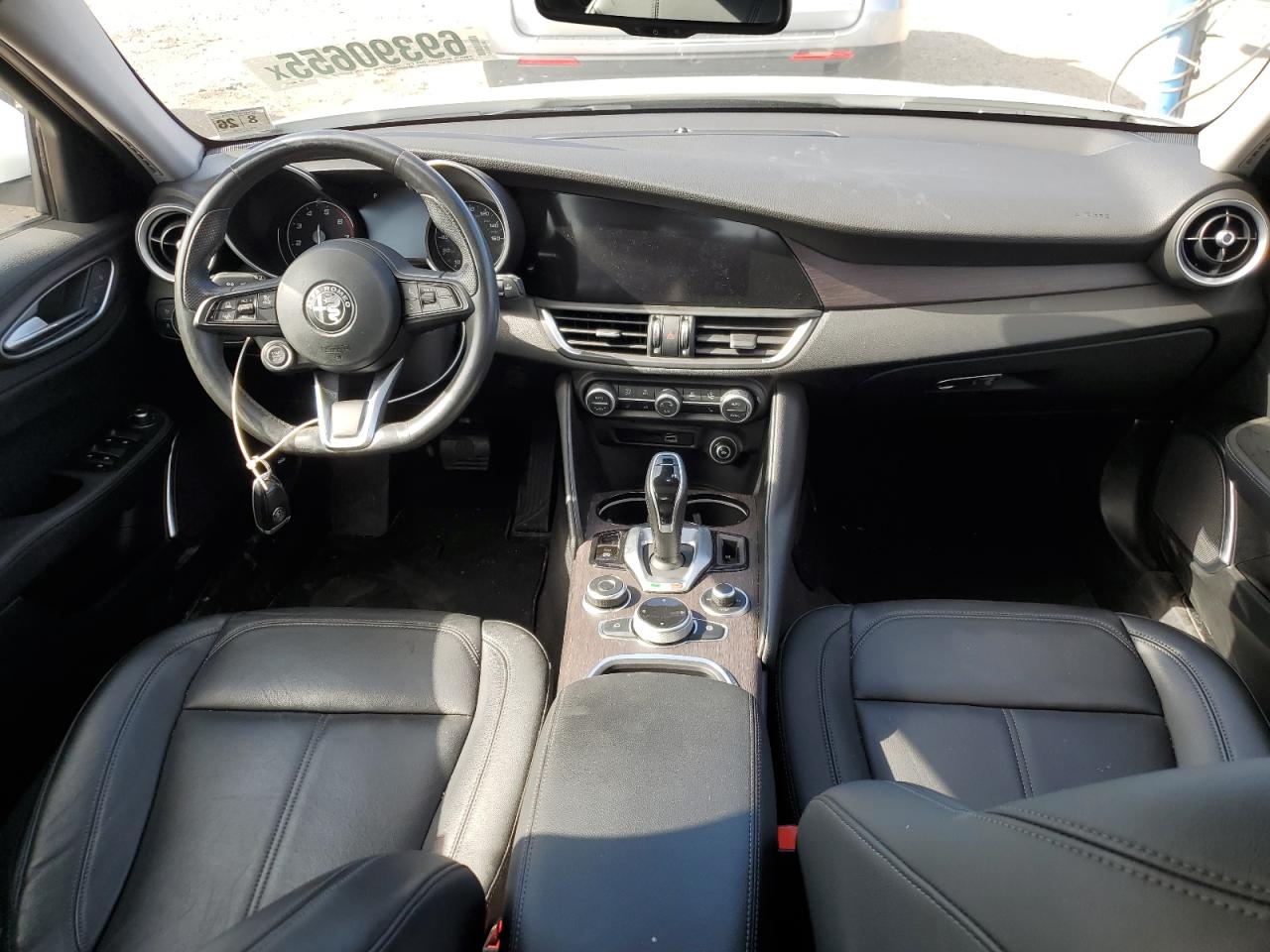 Alfa Romeo Giulia Ti Image 11