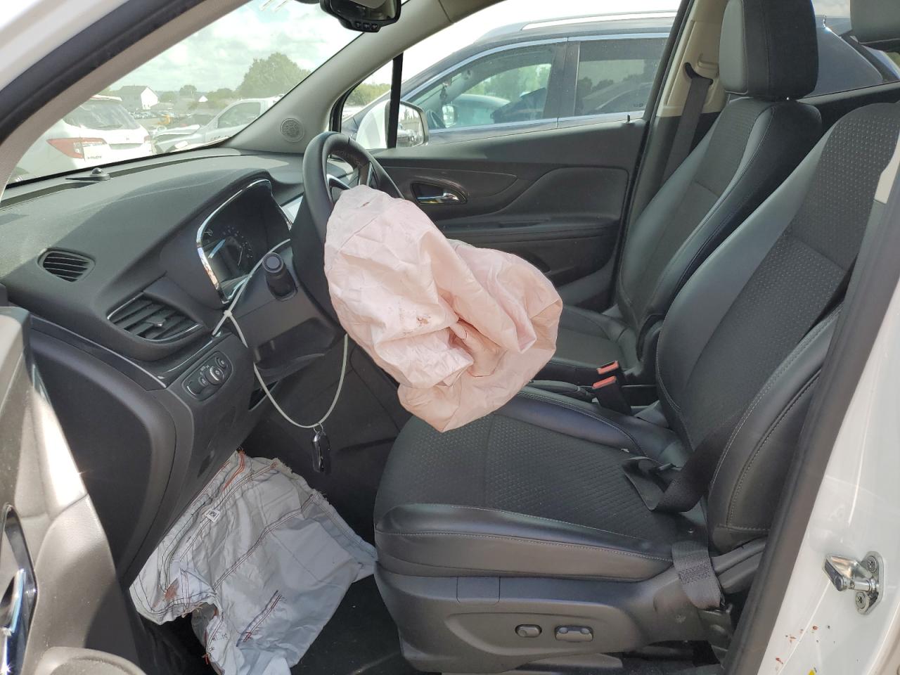 Buick Encore Sport Touring Image 3