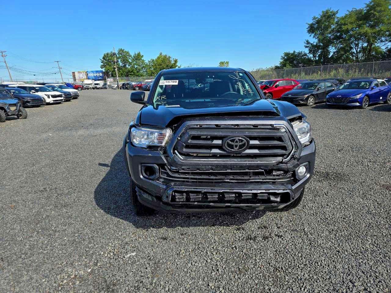 Toyota Tacoma Double Cab Image 3