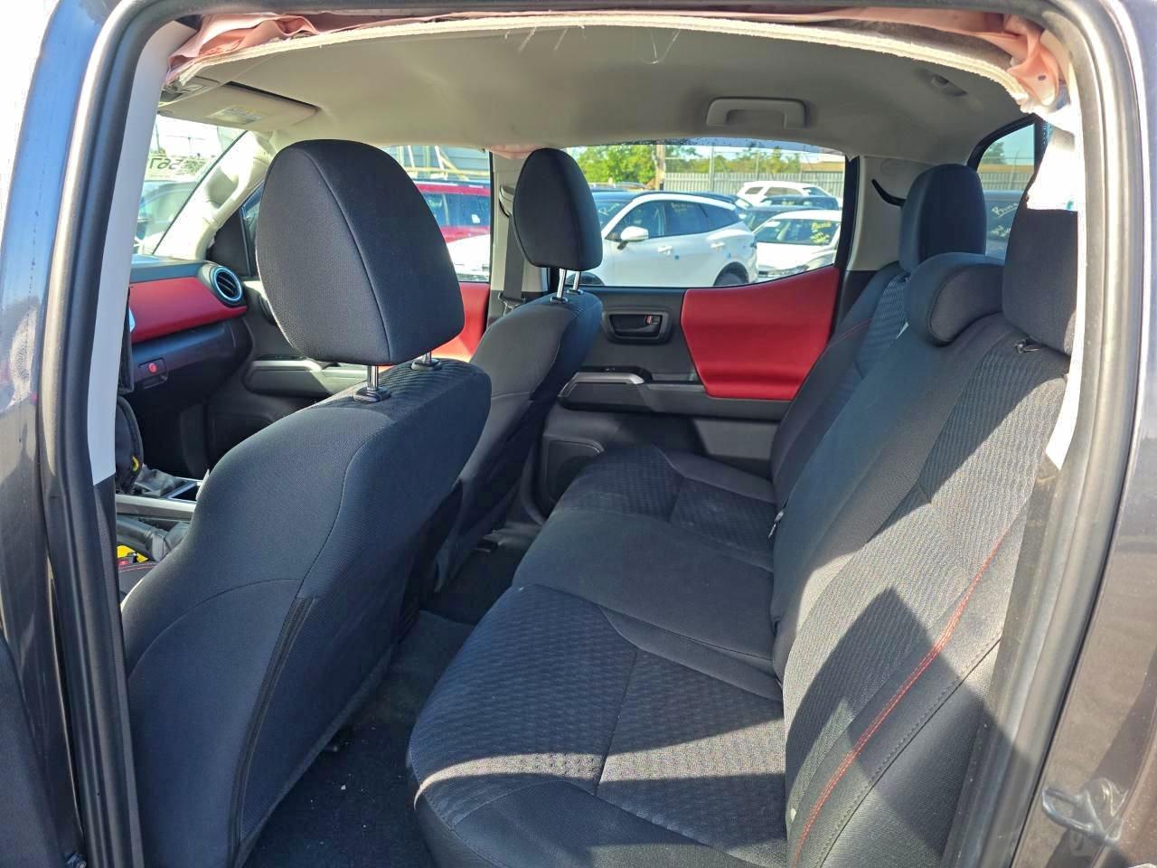 Toyota Tacoma Double Cab Image 8