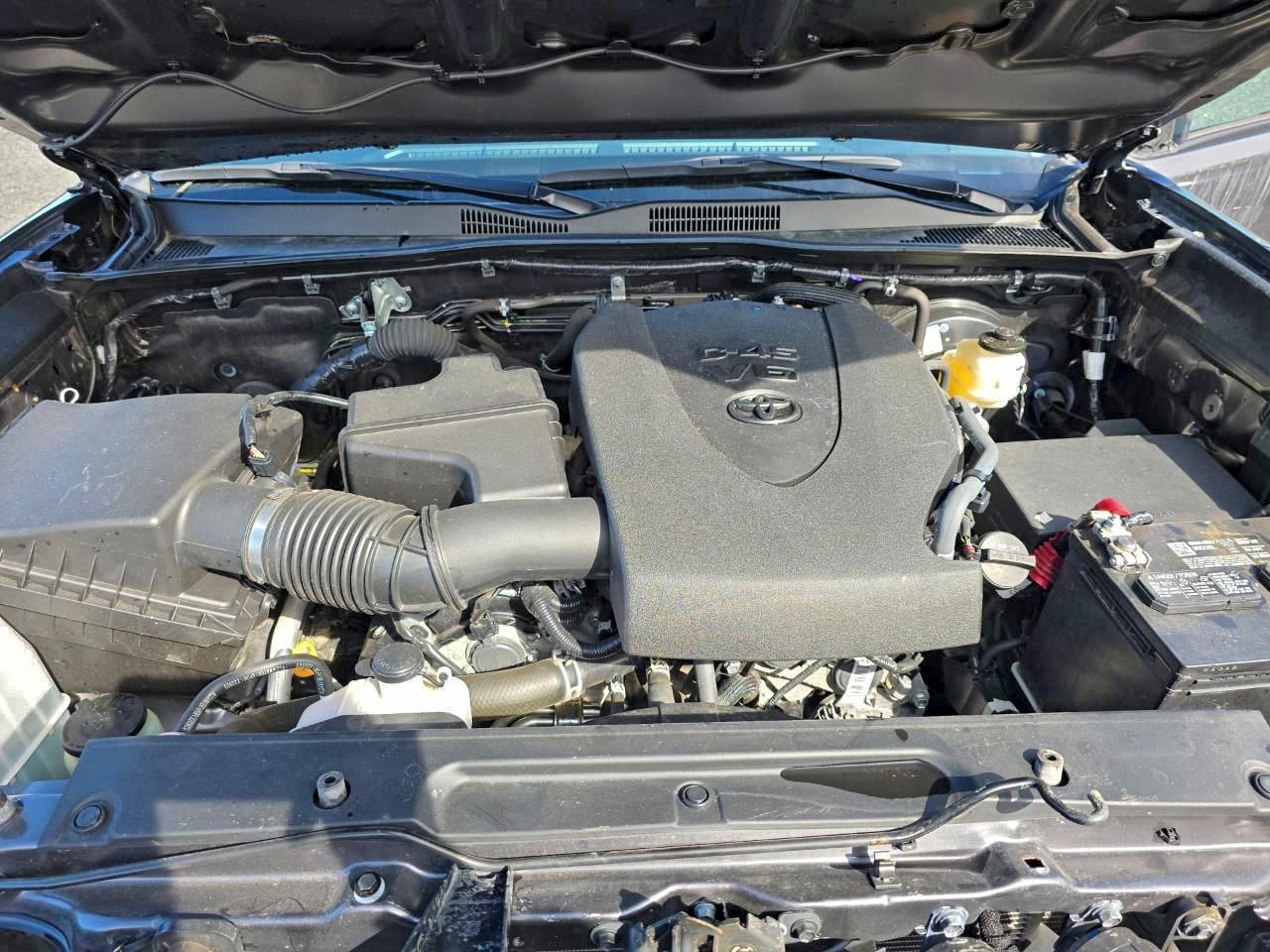 Toyota Tacoma Double Cab Image 12