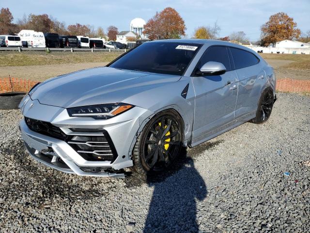  Salvage Lamborghini Urus