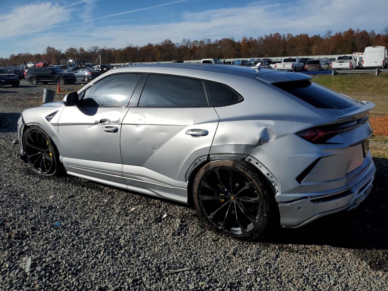 Lamborghini Urus Image 3