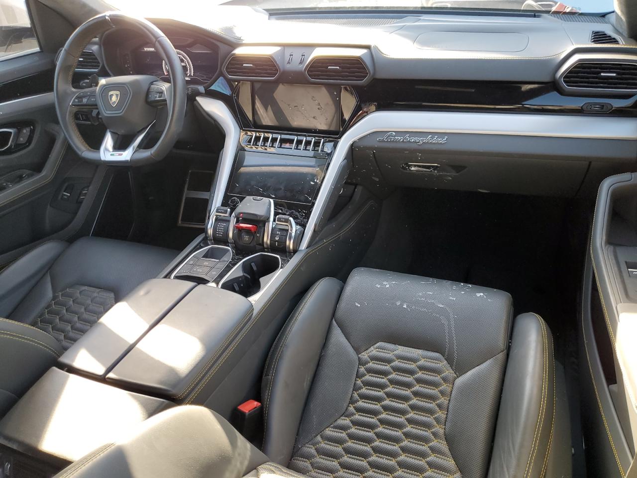 Lamborghini Urus Image 5