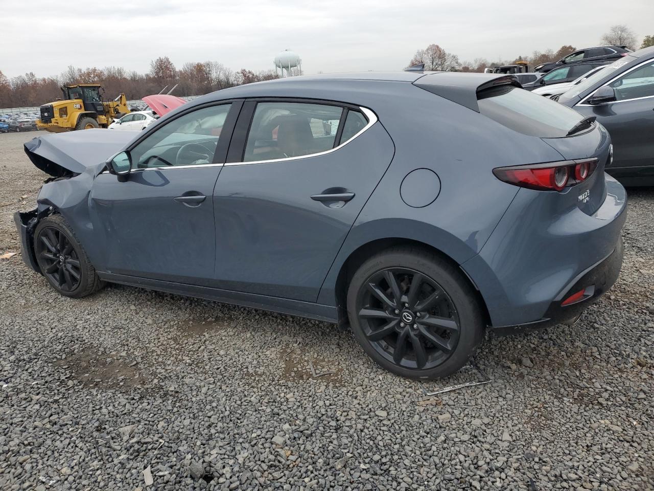 Mazda 3 Premium Image 6