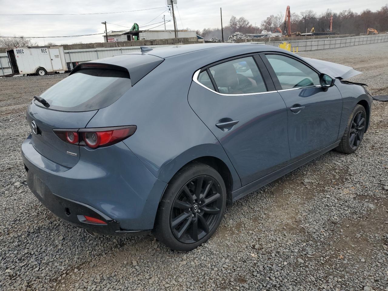 Mazda 3 Premium Image 9