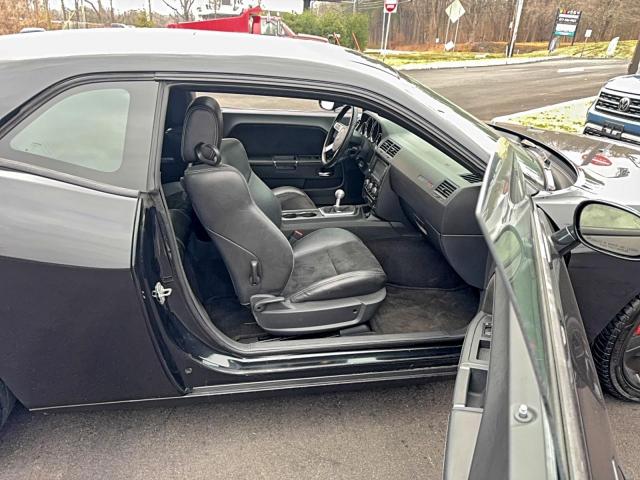 Dodge Challenger Srt-8 Image 5