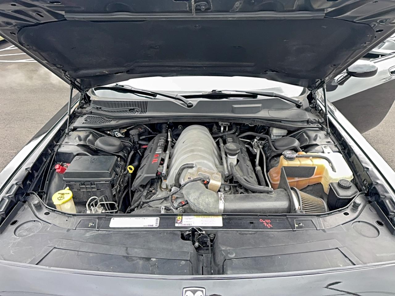 Dodge Challenger Srt-8 Image 10