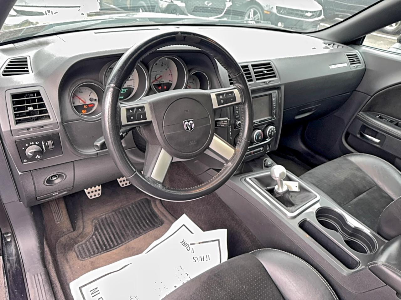 Dodge Challenger Srt-8 Image 7