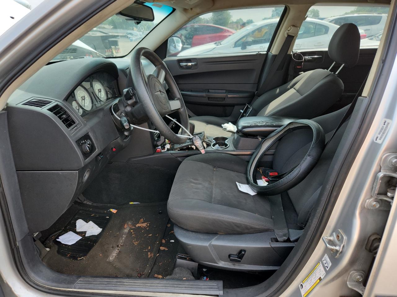 Chrysler 300 Lx Image 8