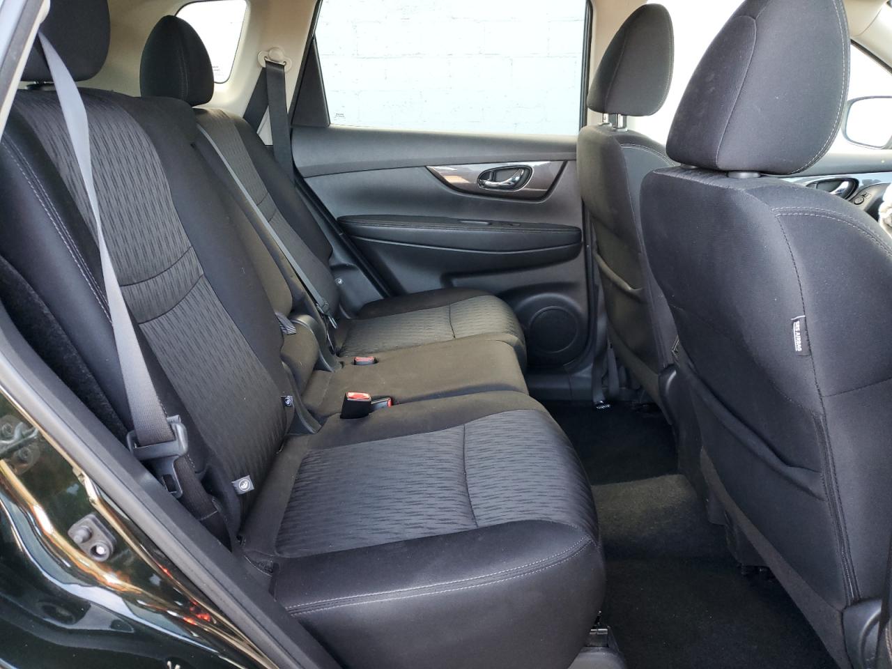 Nissan Rogue S Image 5