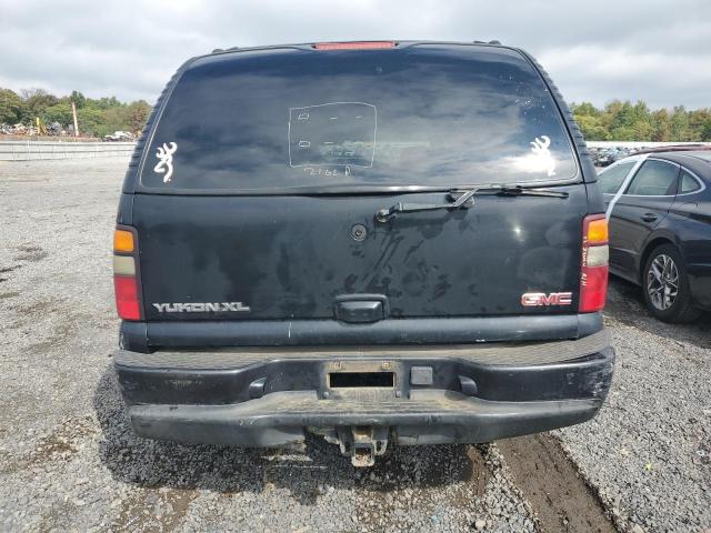 GMC Yukon Denali Image 9