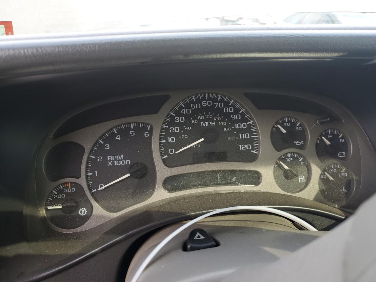 GMC Yukon Denali Image 7