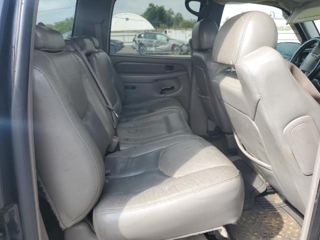 GMC Yukon Denali Image 10