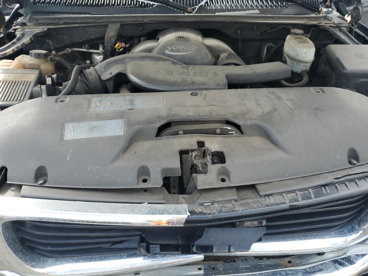 GMC Yukon Denali Image 5