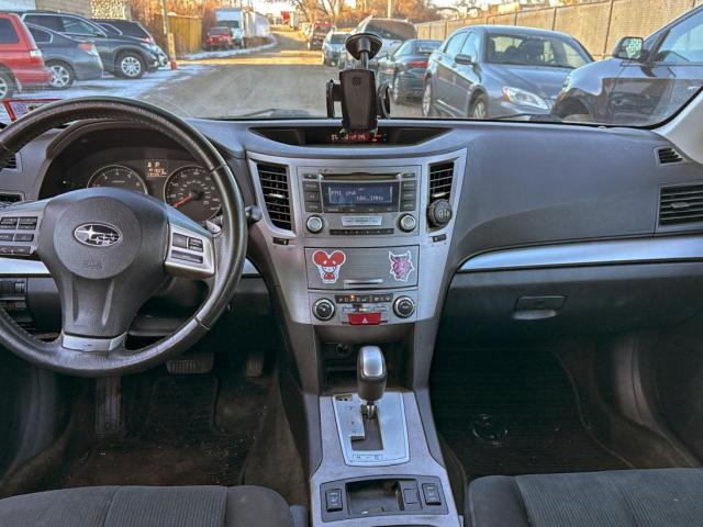 Subaru Legacy 2.5i Premium Image 2