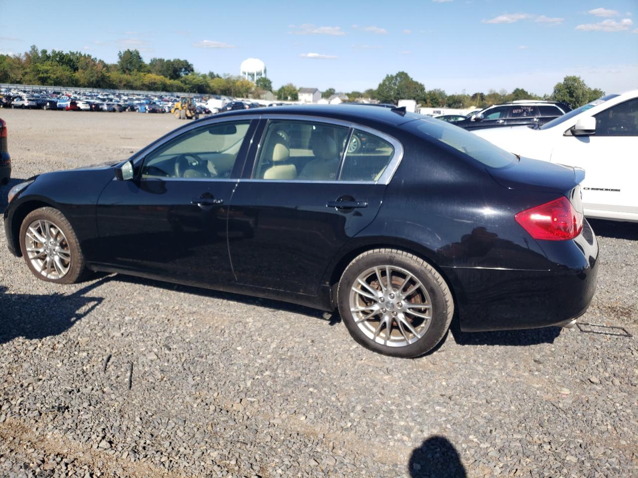 INFINITI G37 Image 2