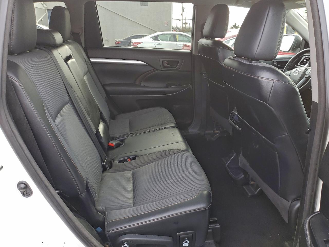 Toyota Highlander Le Image 9