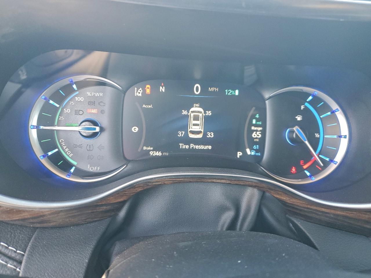 Chrysler Pacifica Hybrid Limited Image 2