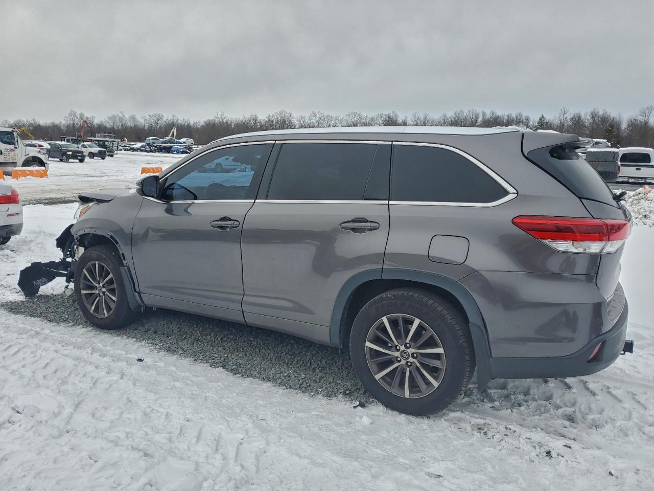 Toyota Highlander Se Image 12