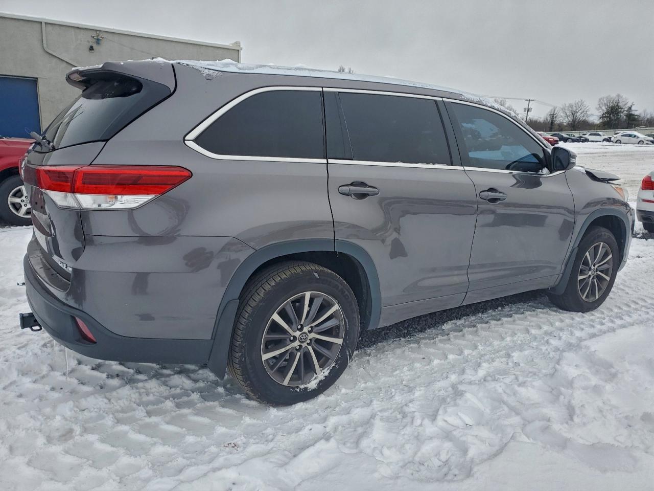 Toyota Highlander Se Image 3