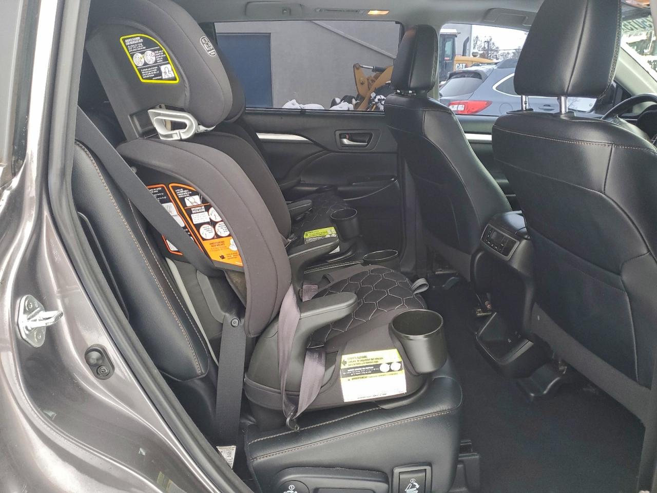 Toyota Highlander Se Image 13