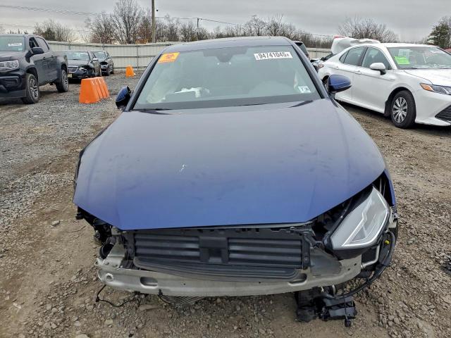 Audi A4 Premium 45 Image 10