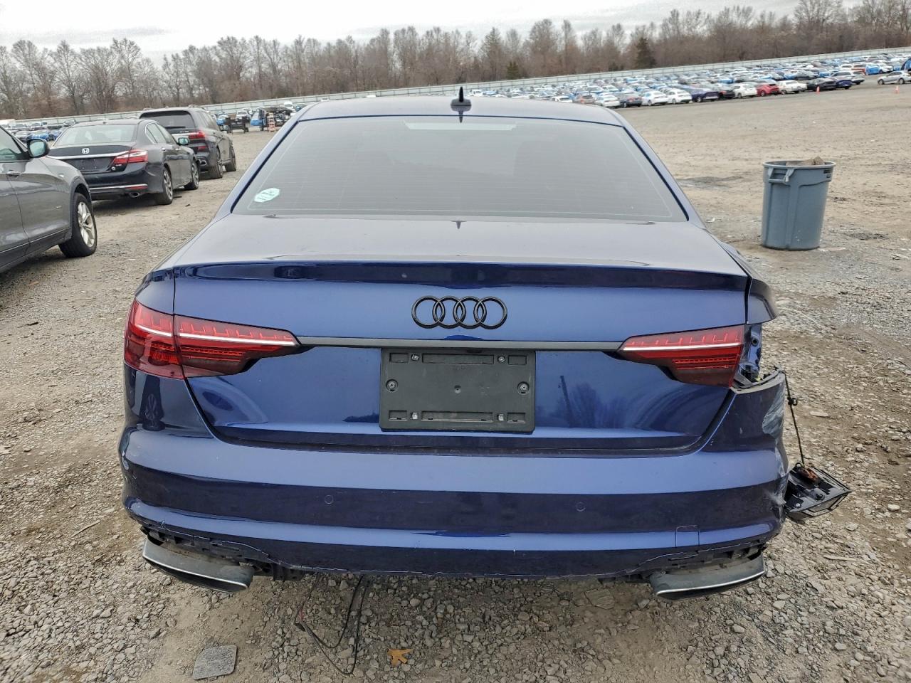 Audi A4 Premium 45 Image 8
