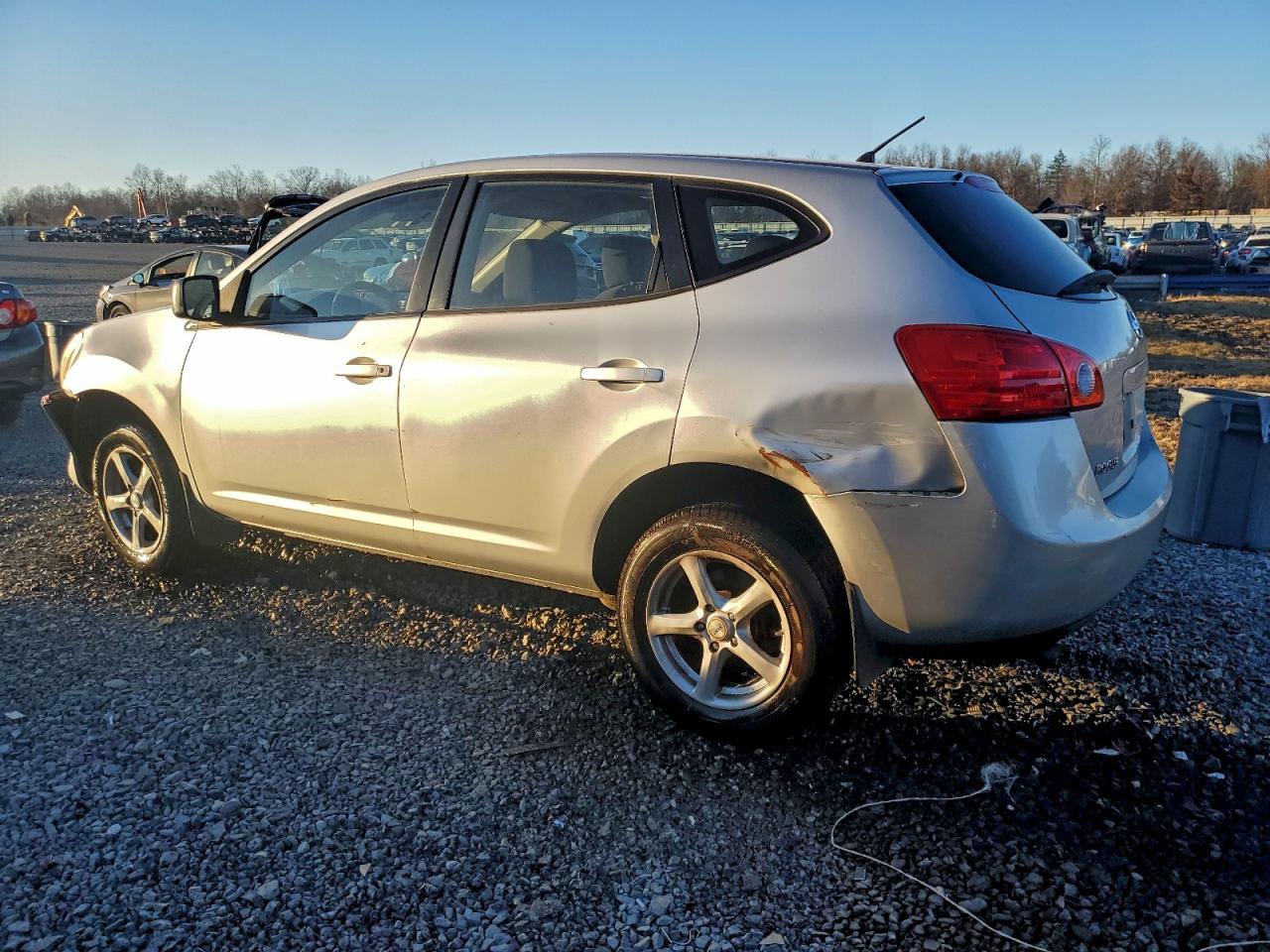 Nissan Rogue S Image 6