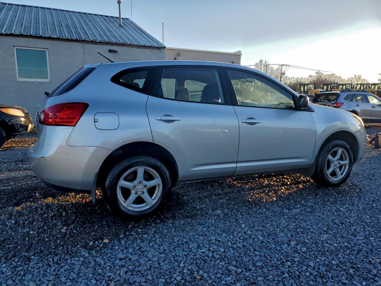 Nissan Rogue S Image 3