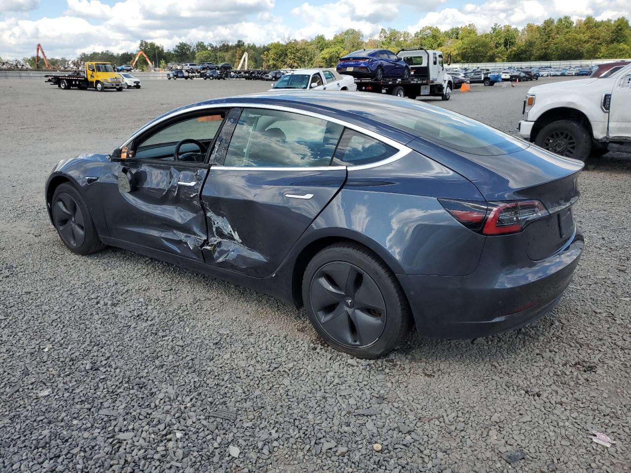 Tesla Model 3 Image 3