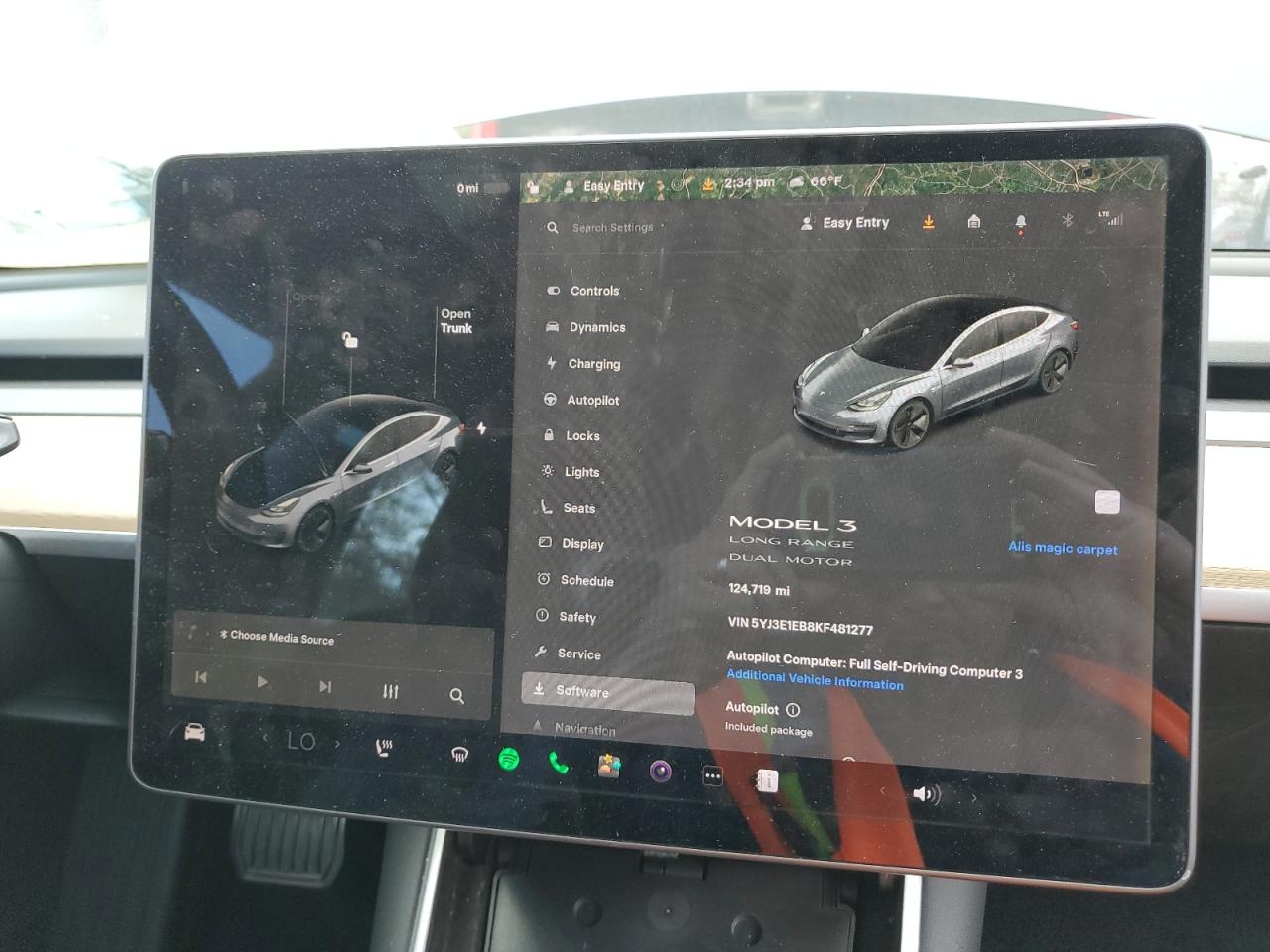 Tesla Model 3 Image 12