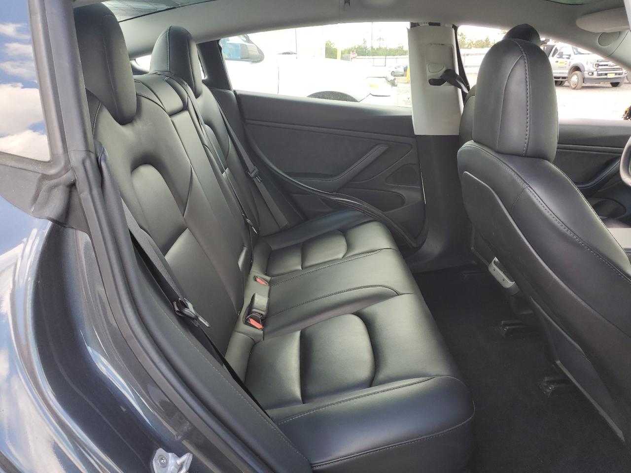 Tesla Model 3 Image 13