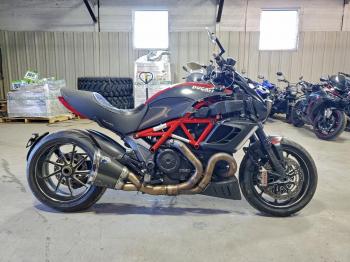  Salvage Ducati Diavel