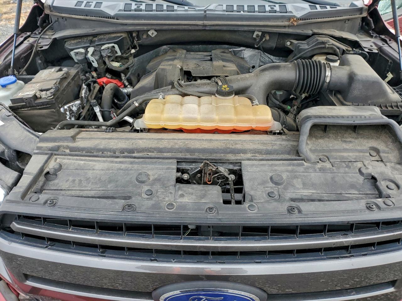 Ford F-150 Supercrew Image 12